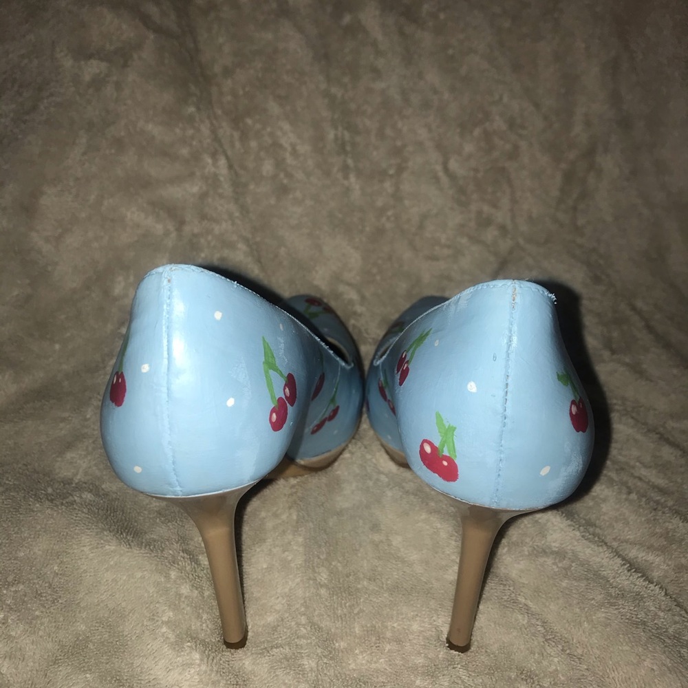 ♻️Upcycled Custom Heels - Picture 4 of 4